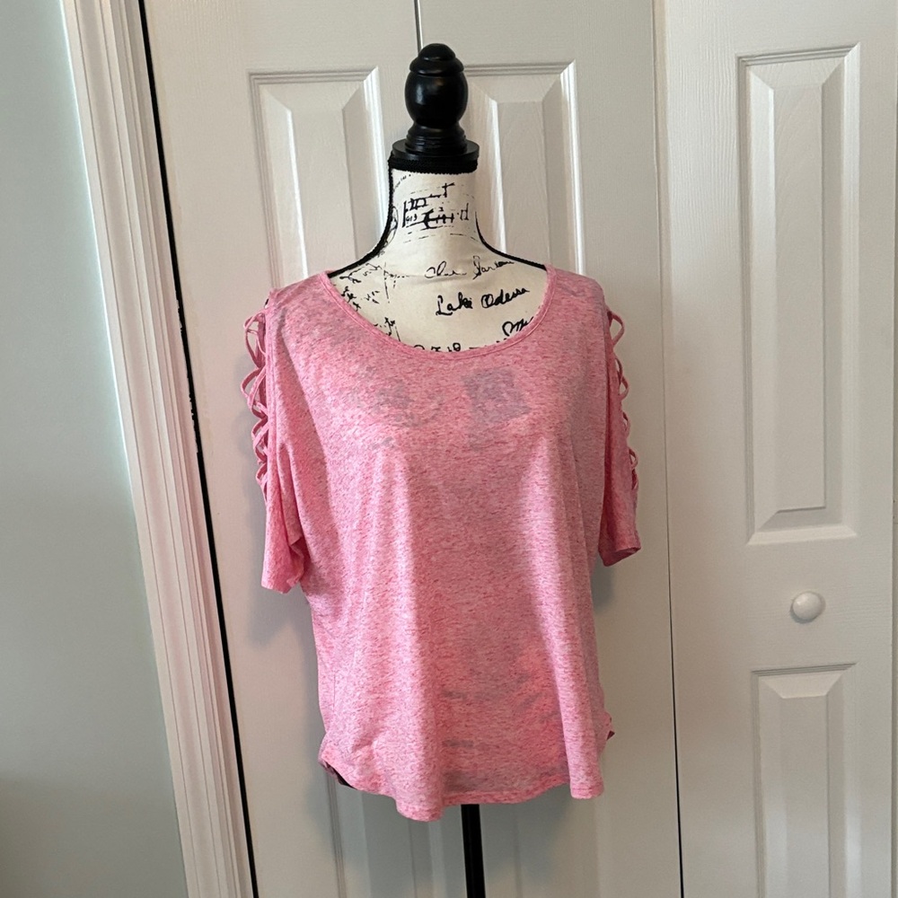 Soho Cranberry Short Sleeve Soft Tee with peek a boo 🫣 sleeves